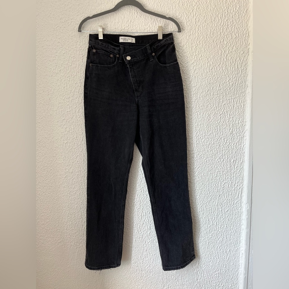 Abercrombie & Fitch Black Jeans Size 26 / 2 Short